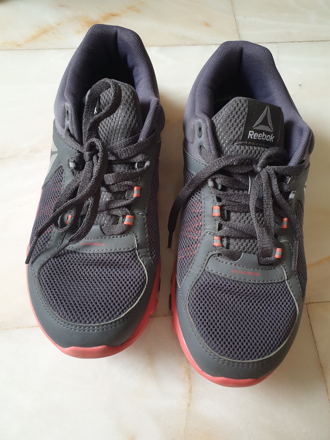 Reebok shoes price best sale 8