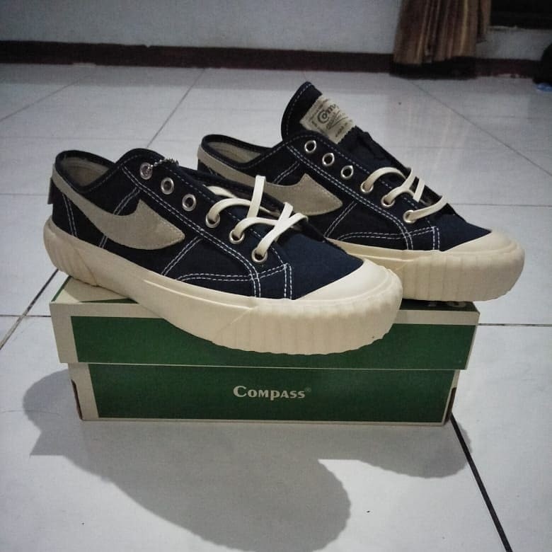 Sepatu Compass Vintage 98 Original Masi Baru Size 39 Navy Fesyen Pria Sepatu Sneakers Di Carousell