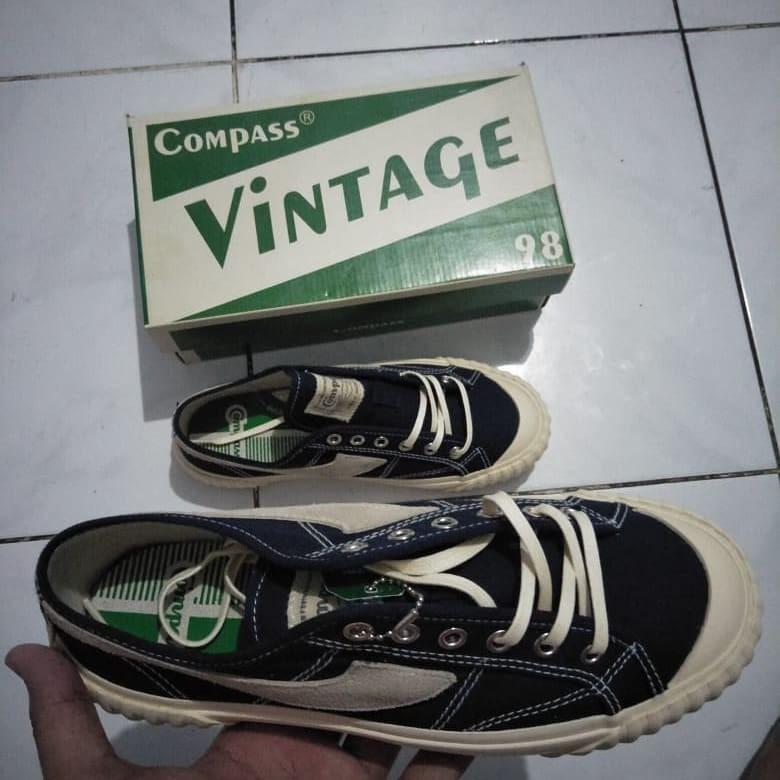 Sepatu Compass Vintage 98 Original Masi Baru Size 39 Navy Fesyen Pria Sepatu Sneakers Di Carousell