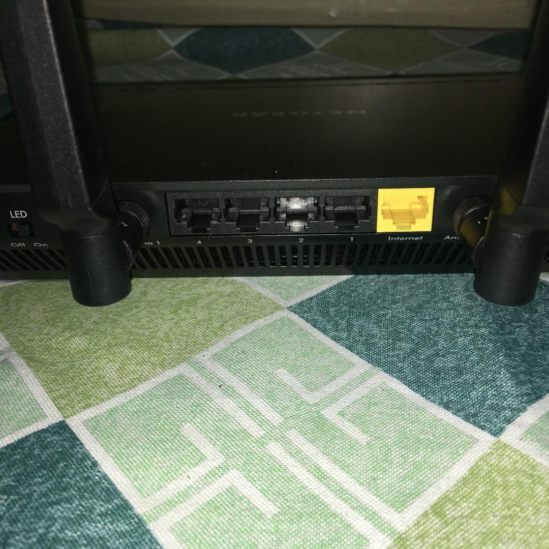 Nighthawk X4S Smart WiFi Gaming Router R7800(AC2600), Computers & Tech