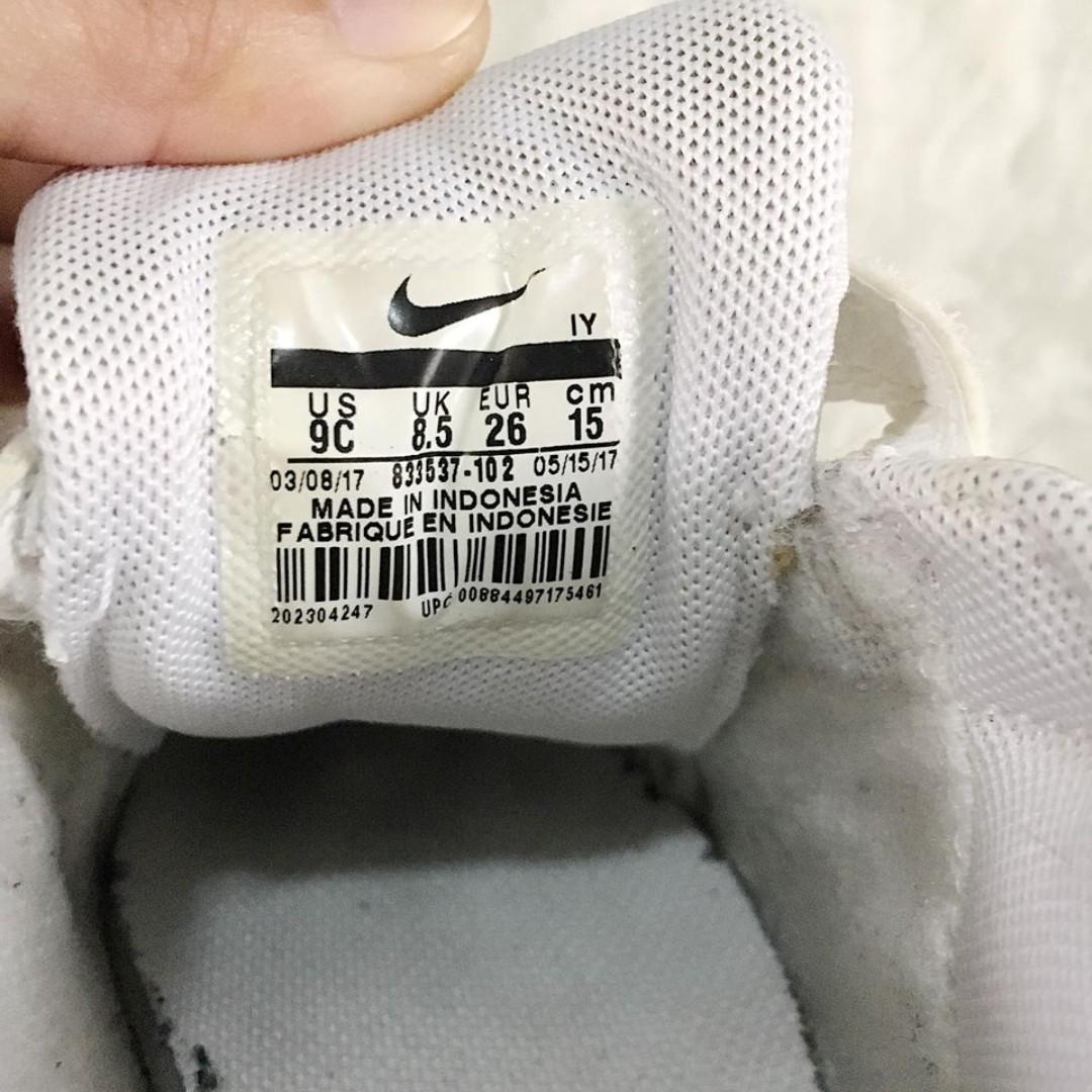 childrens nike white trainers