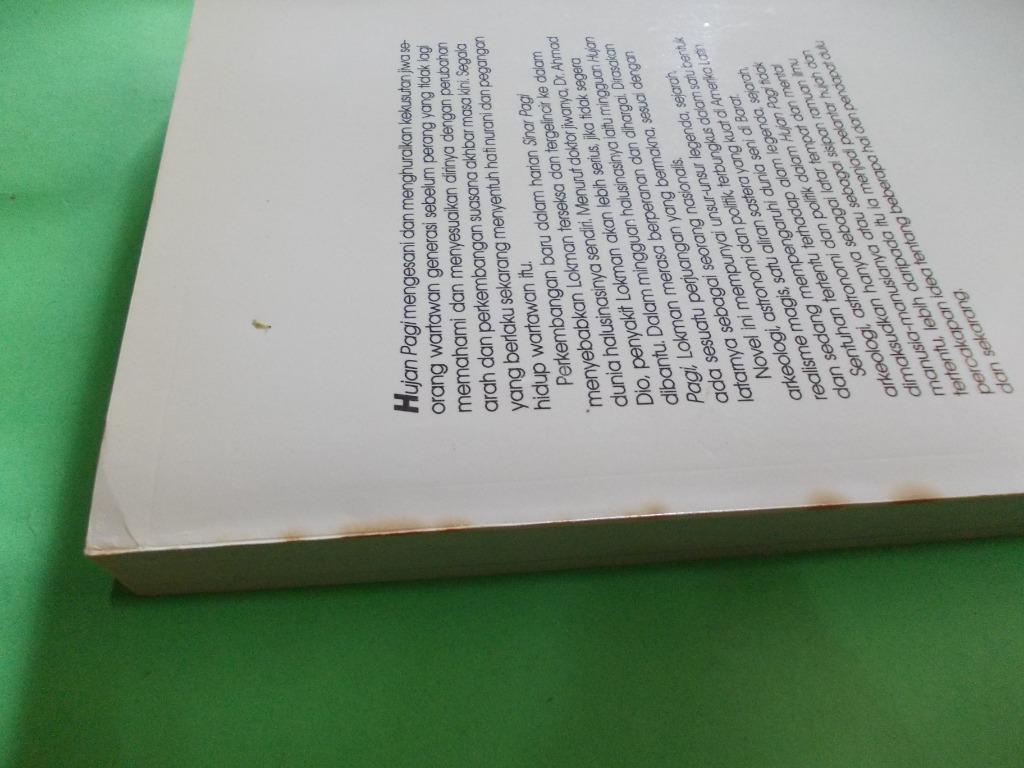 NOVEL HUJAN PAGI (EDISI KHAS SASTERAWAN NEGARA 1988) : OLEH A. SAMAD