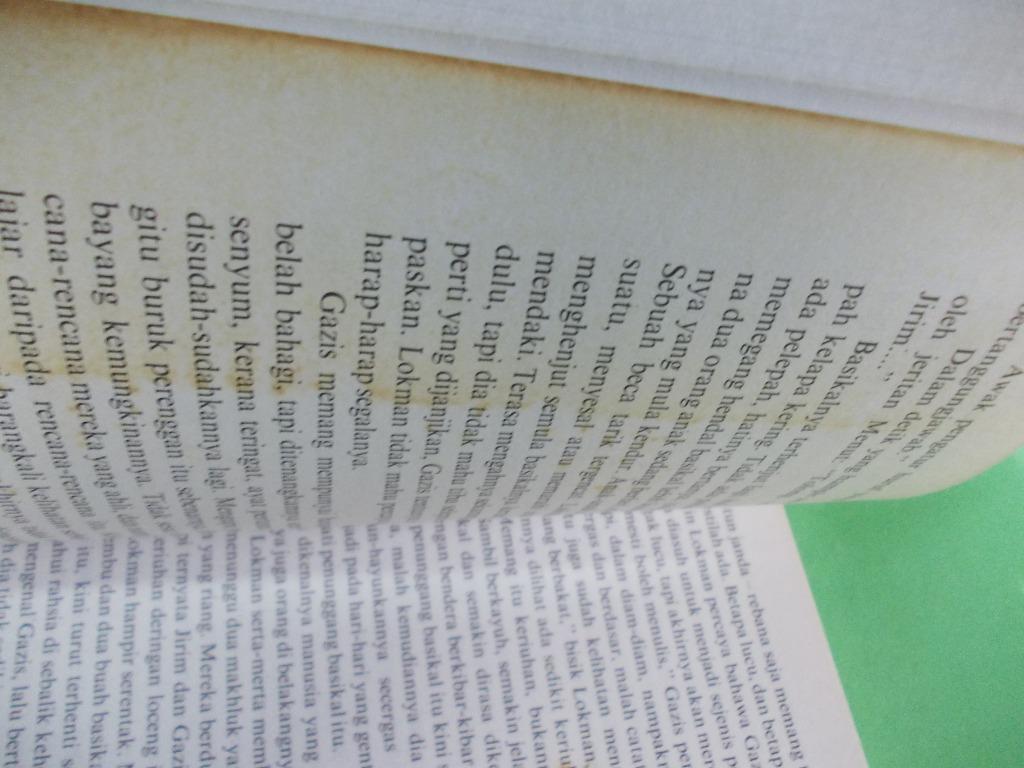 NOVEL HUJAN PAGI (EDISI KHAS SASTERAWAN NEGARA 1988) : OLEH A. SAMAD