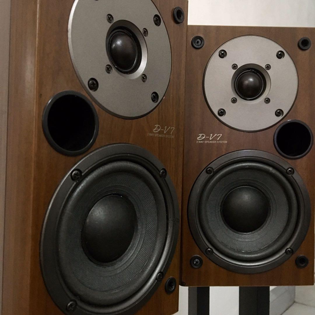 Onkyo (D-V7) Bookshelf Speakers, Audio 