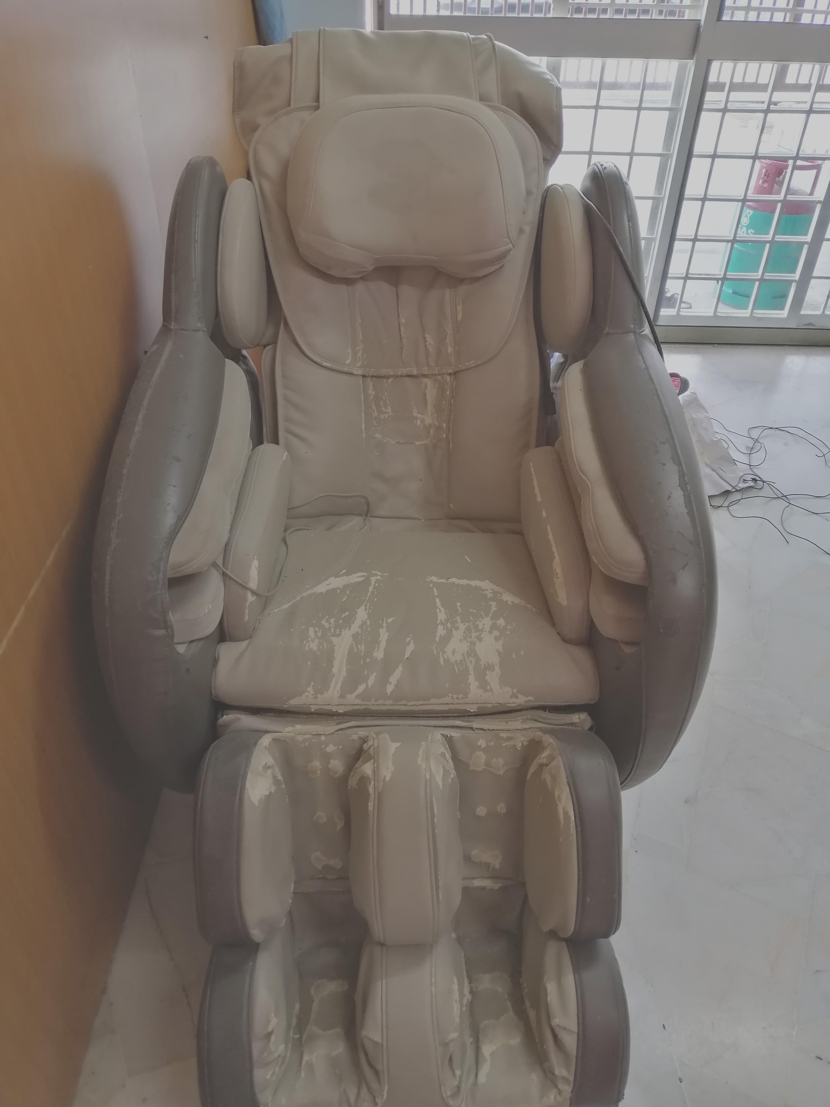 OSIM uastro Zero Gravity Massage Chair Furniture Home Living