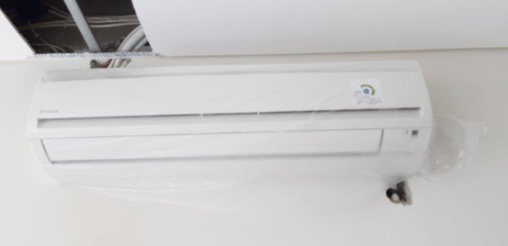 Preloved Like New Ac Daikin 2 Pk Ftc50nv14 Electronics Others On