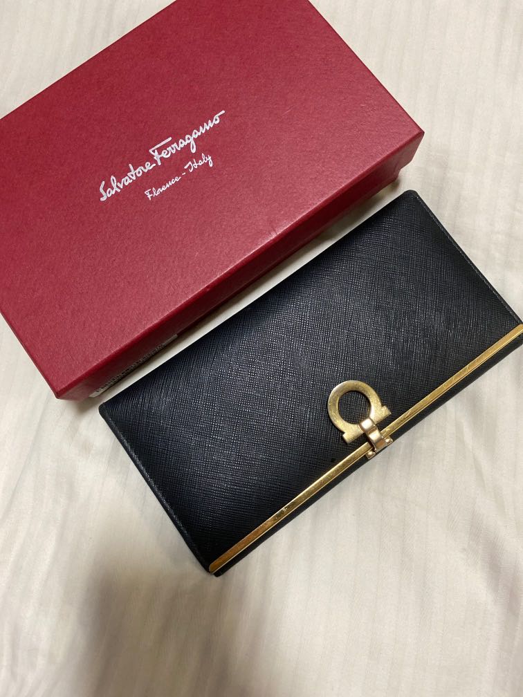 ferragamo black wallet