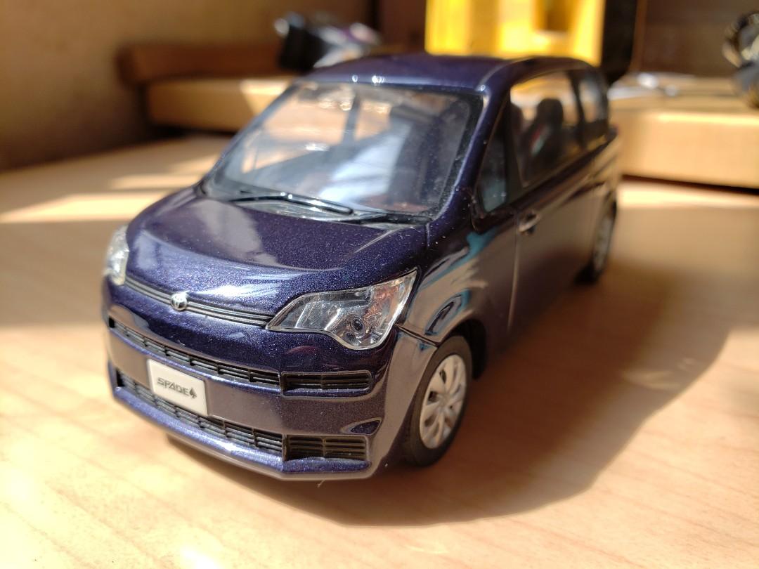 Tomica toyota spade top