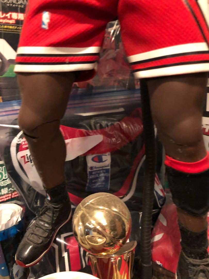 vintage champion jordan (Category: Activewear) located in Binan City. Submitted by booging (Listing ID 262110883, Image 2). Description: used but with tshirt underneath no issues orig champion jersey size 48 (large) made in usa.