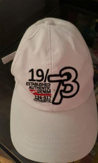Topi cardinal original