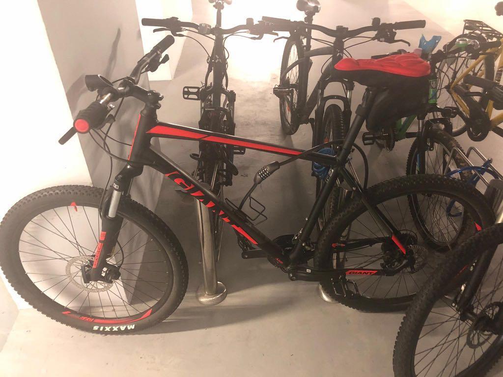 Giant sr suntour hotsell bike