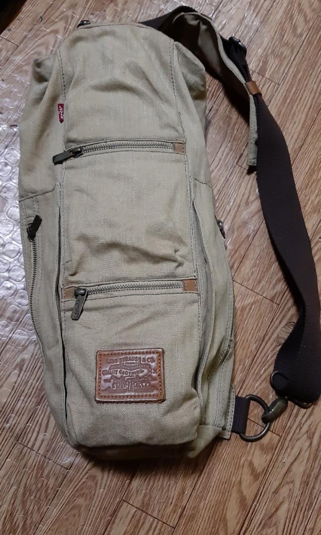 levis man bag