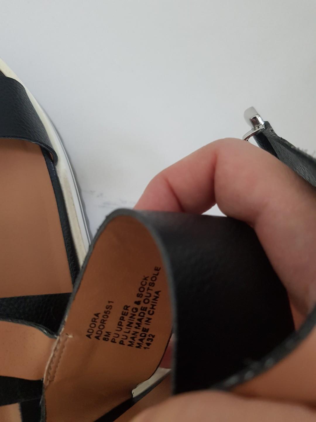 Steve Madden flat shoes sandal, Fesyen Wanita, Sepatu di Carousell