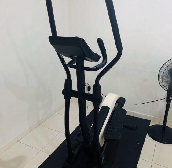 Xterra FS 3.0 Elliptical Cross Trainer Sports Equipment Exercise Fitness Cardio Fitness Machines on Carousell