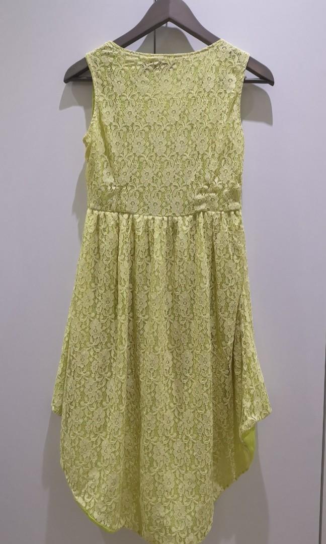 Yellow Lace Dress (Category: Dresses) located in Makati City. Submitted by lllsummer (Listing ID 262415457, Image 2). Description: Good quality and cutting! Zip at side. Fits size S..