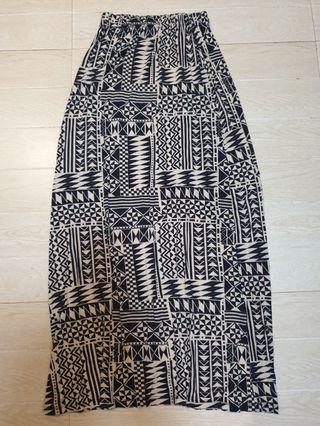 Long maxi skirt