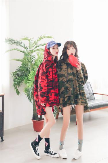 Red and black best sale camo hoodie