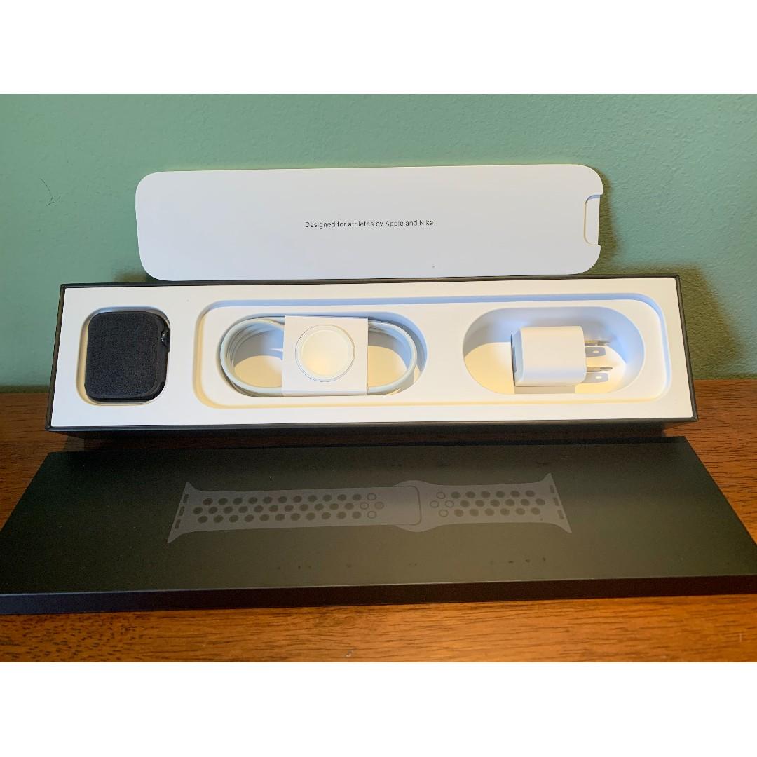 Apple Watch Nike Series 5 GPS, 40mm Space Grey Aluminium ...