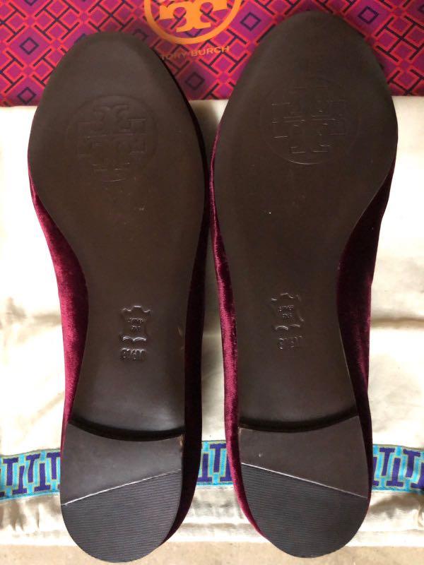 Authentic Tory Burch Red Maroon Beetle Flats Loafers, Women's Fashion,  Footwear, Flats & Sandals on Carousell