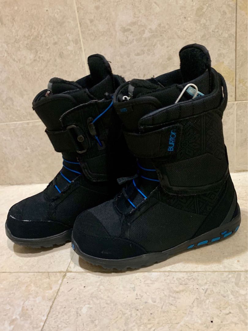 Burton axel snowboard boots us7 Sports Equipment Sports Games Skates Rollerblades Scooters on Carousell
