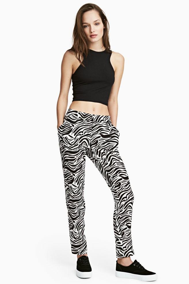 H&M Animal Printed Harem Pants (Category: Other Bottoms) located in Makati City. Submitted by luthienbabe (Listing ID 262656805, Image 1). Description: Excellent condition Zebra print Size medium With side pockets Garterized waist (14.74-22" laid flat) Fix price Payment: BPI #13thMonthSale.