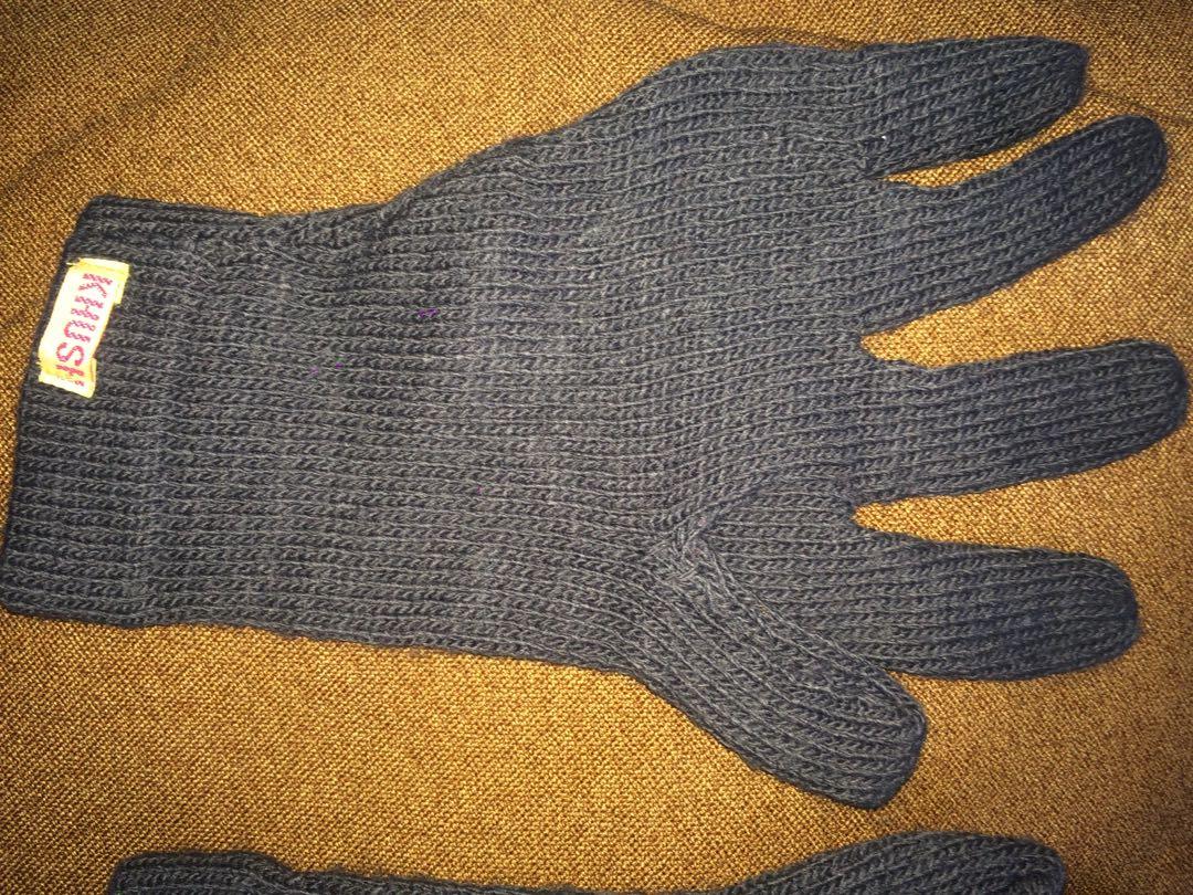 Knitted Grey Gloves (Category: Gloves) located in Makati City. Submitted by _preelooved_ (Listing ID 262631080, Image 3). Description: Knitted Grey Gloves Used once!! 💚💚💚 .