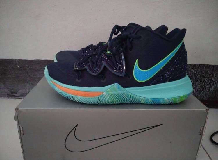 KYRIE 5 UFO