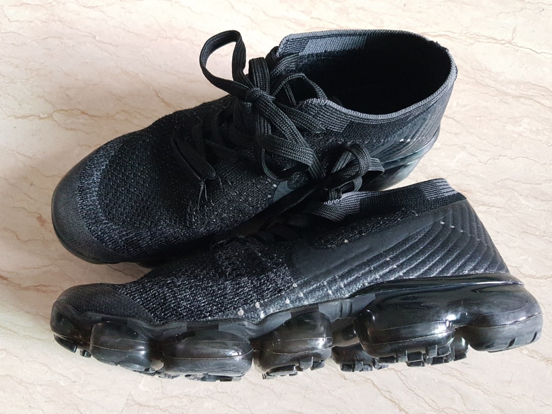 ladies vapormax black