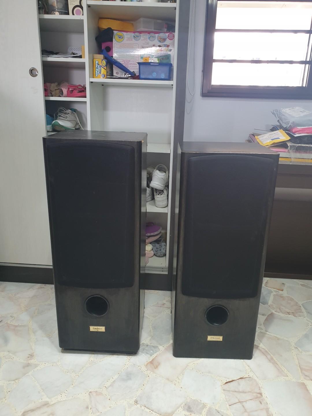 Sherwood floor standing speakers Outlet