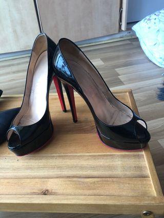 louboutin peep-toes