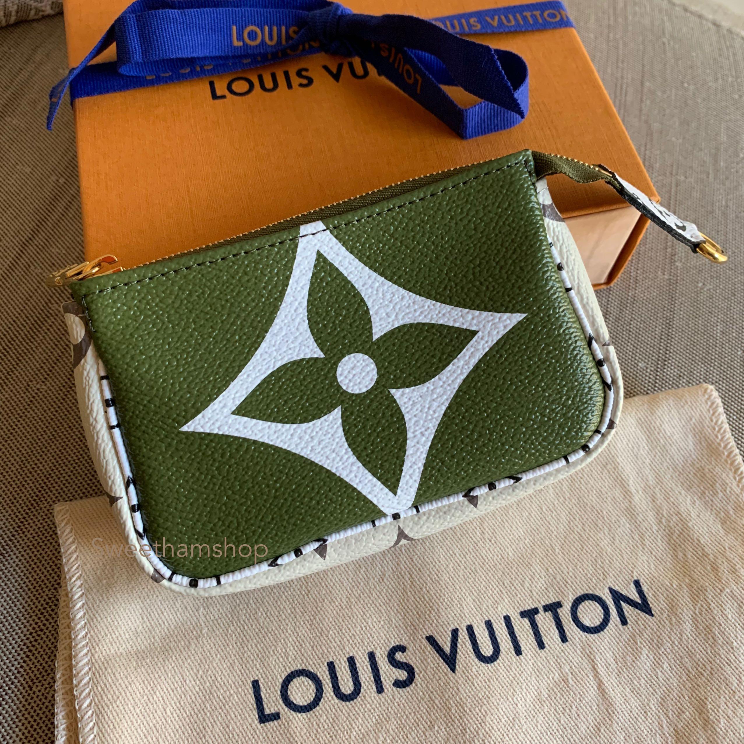 Authentic Louis Vuitton LV Pink Mini Pochette Accessoires (Summer By The  Pool Collection), Luxury, Bags & Wallets on Carousell