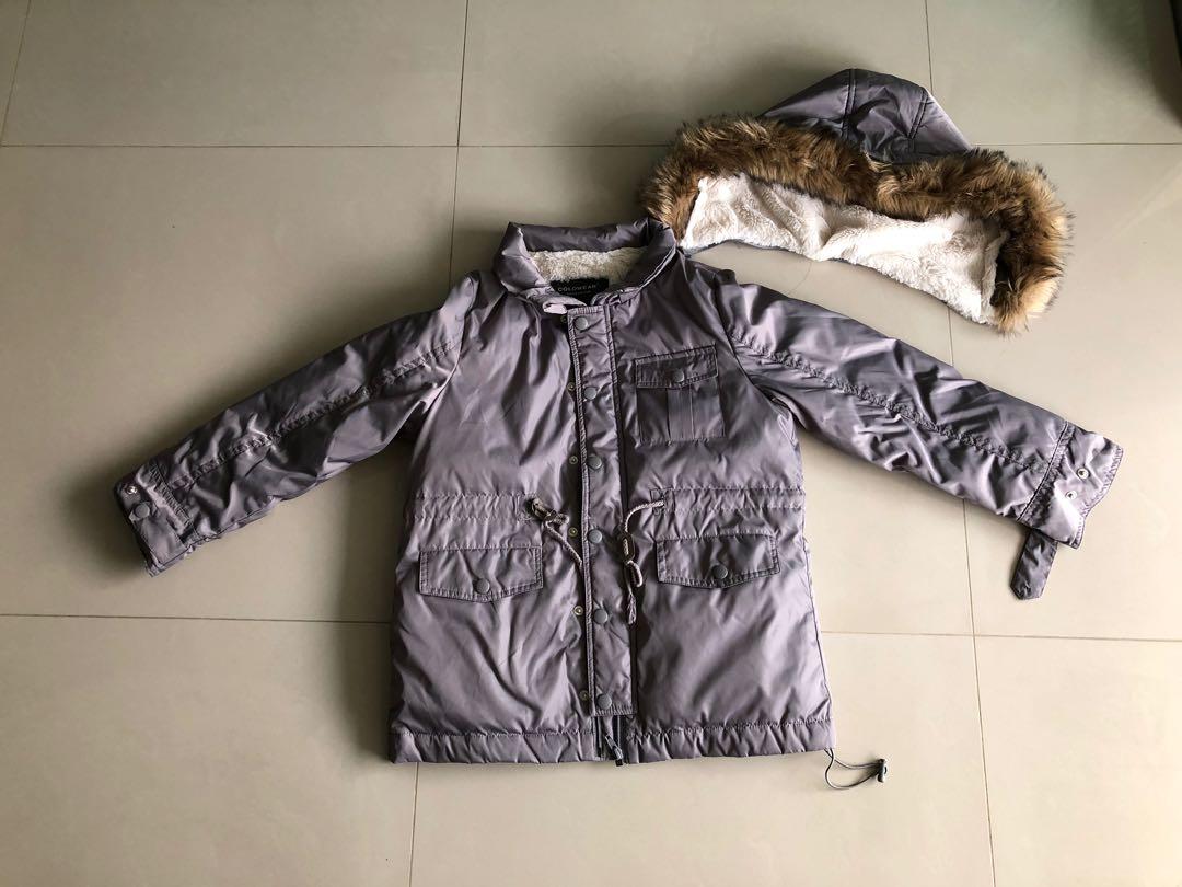 Down winter jacket (Category: Coats, Jackets and Outerwear) located in Singapore. Submitted by ajpam (Listing ID 262887586, Image 4). Description: Kids down winter jacket. Suitable for age 10-13 yrs. With detachable hoodie. Water resistant outer shell.