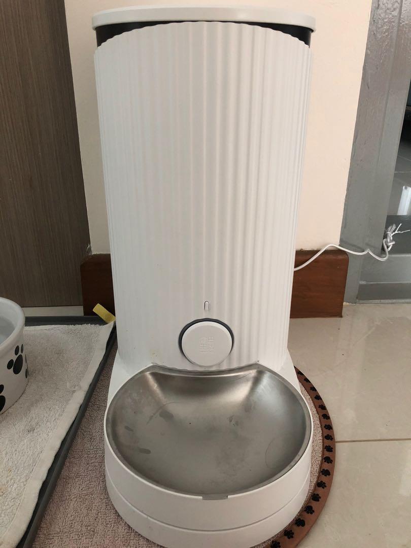 Furrytail Smart Pet Feeder Pet Supplies Homes Other Pet Accessories on Carousell