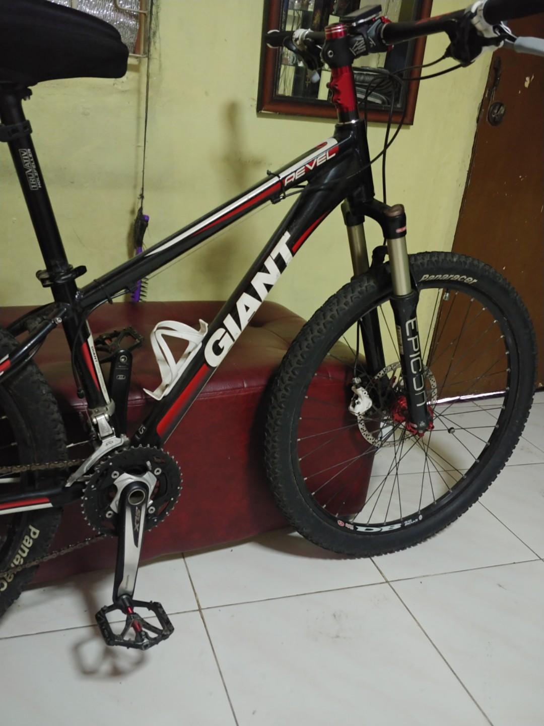 GIANT Revel 26er, Sports Equipment, Bicycles \u0026 Parts, Bicycles on Carousell