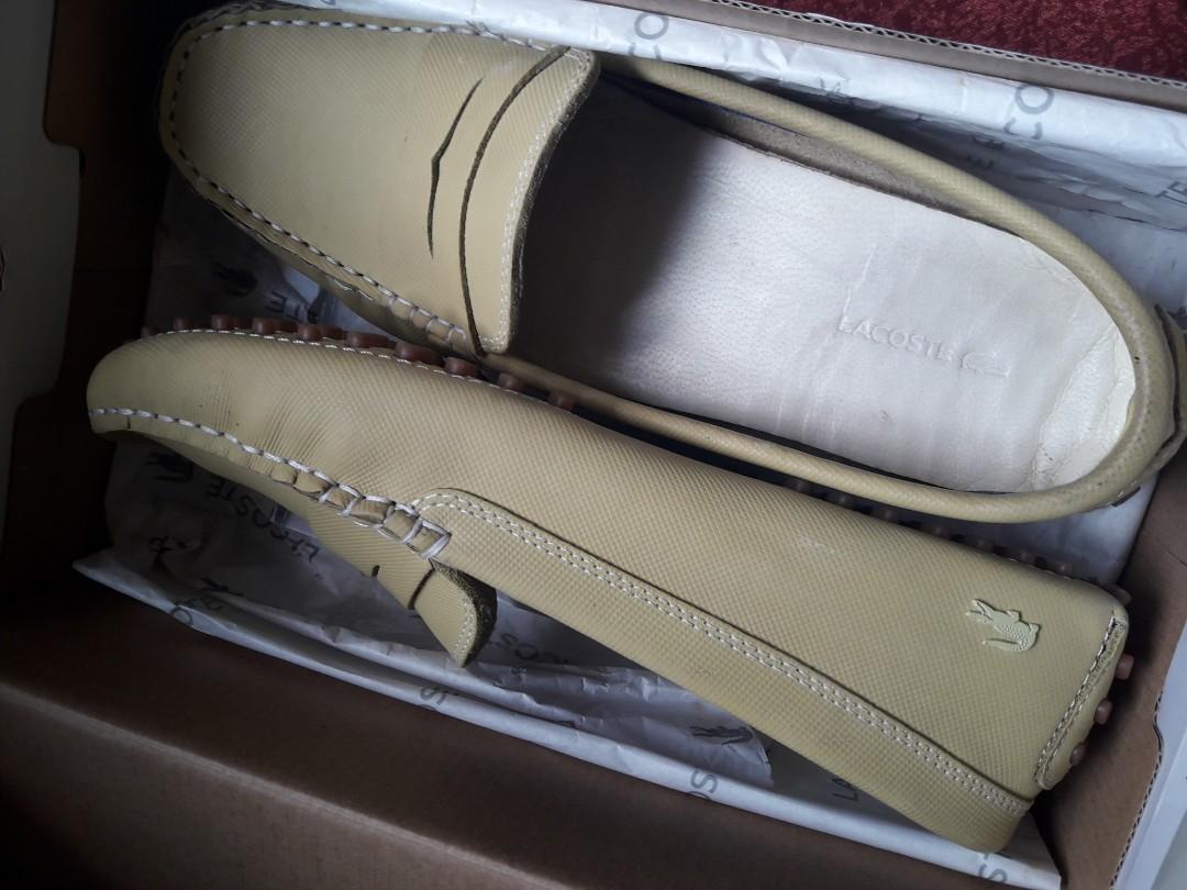 Lacoste Loafer yellow green (Category: Loafers) located in Quezon City. Submitted by simpyirresistable (Listing ID 262803301, Image 2). Description: Brand New Given as Gift Yellow green in color.