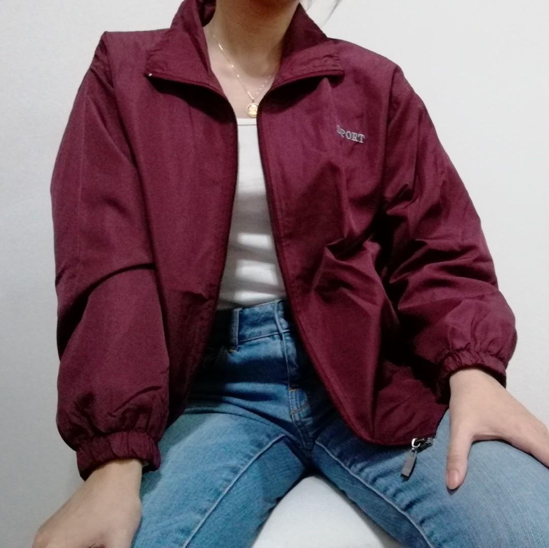 Maroon windbreaker, Women's Fashion 