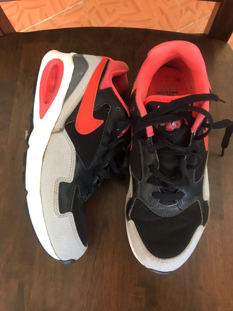 Air max internationalist hot sale