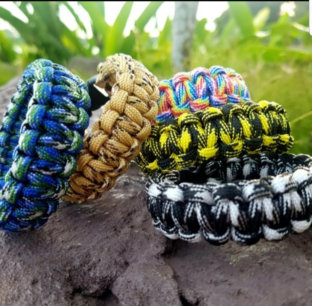 Paracord bracelet fashion online