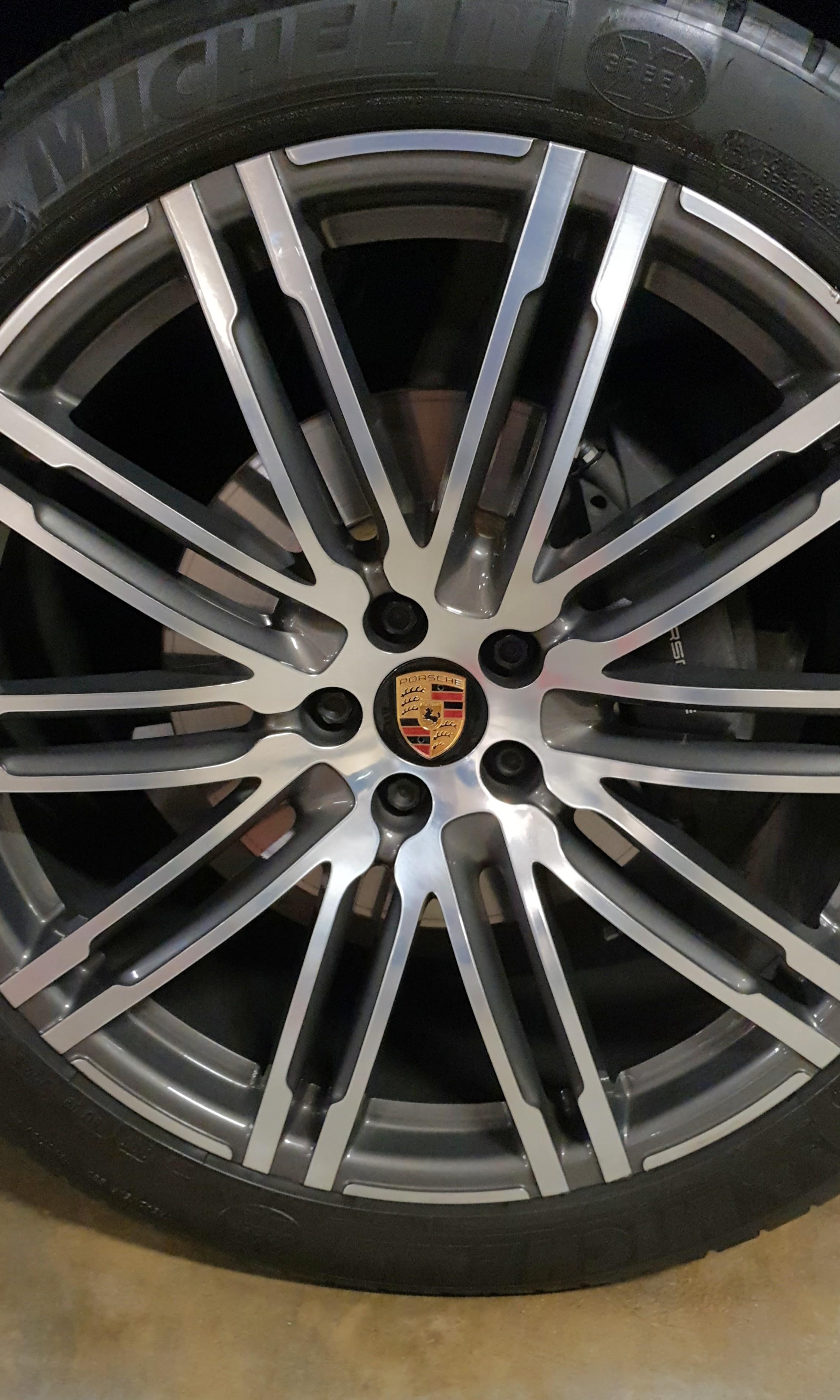 Porsche macan wheel center caps discount
