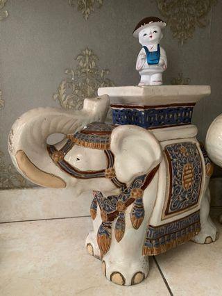 Hiasan Gajah Keramik Vintage Collectible