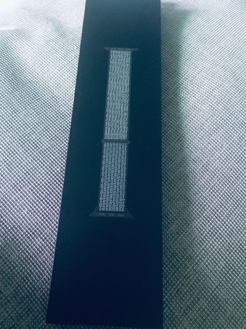 40mm black nike sport loop (reflective 