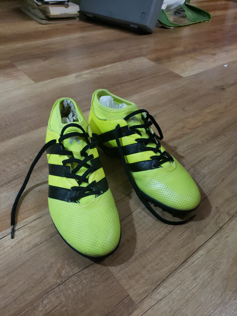 Adidas 足球鞋波boots, 運動產品, 其他運動產品- Carousell