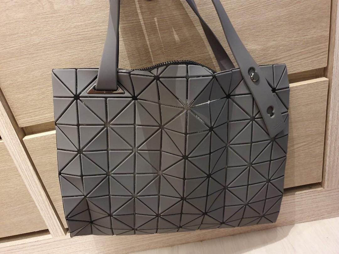 Bao bao hotsell tote bag price