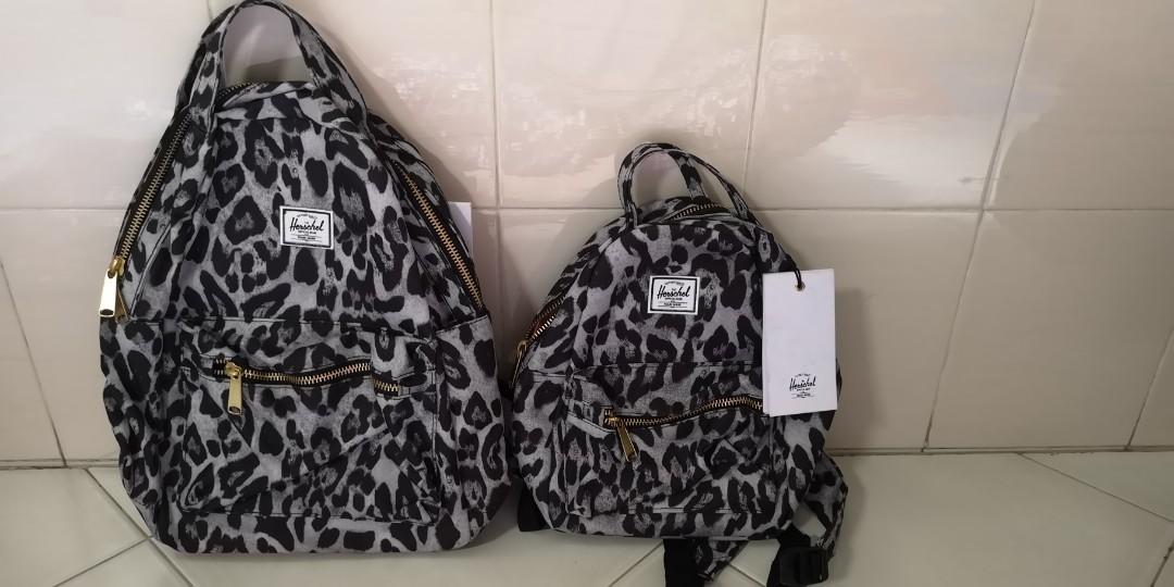 BNIB Herschel Snow Leopard Nova 17L Women s Fashion Bags
