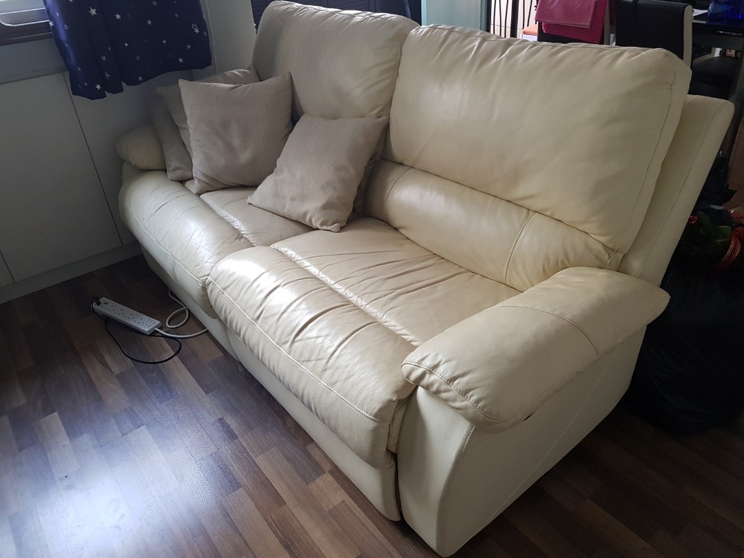 Extremely comfortable 2 seater recliner Leather Sofa, Furniture & Home