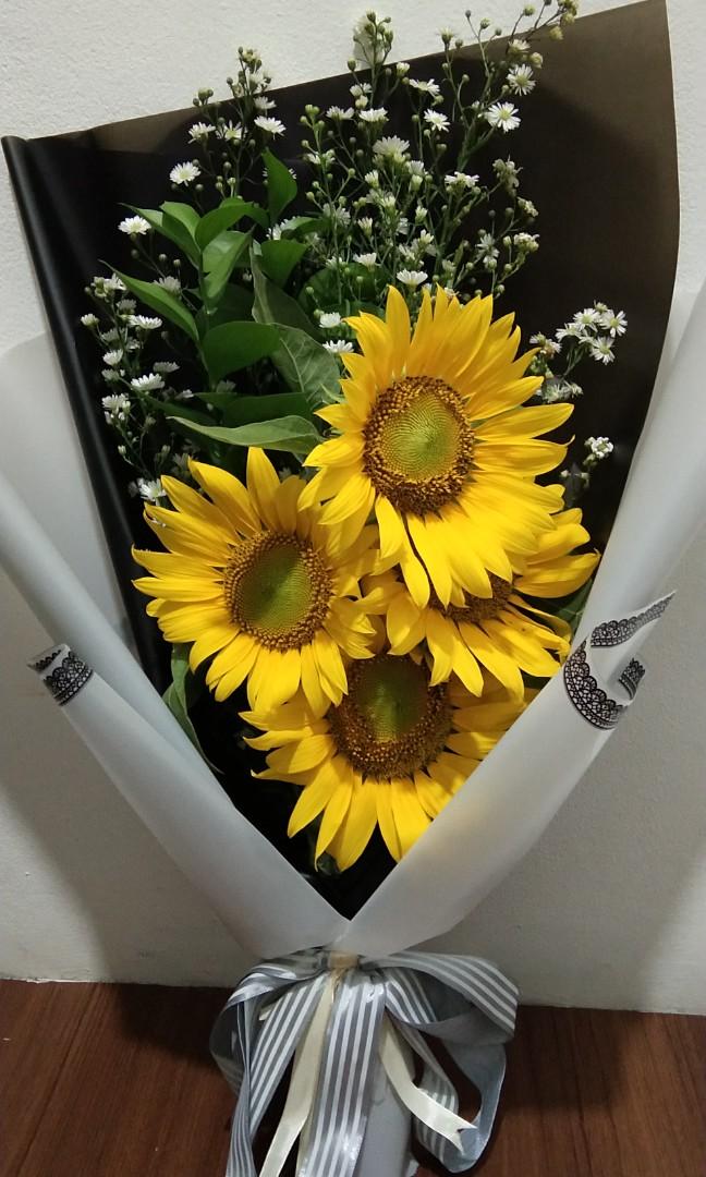 Fresh Sunflower Bouquet Buket Bunga Matahari Asli Perkebunan Di Carousell Bunga matahari dapat dengan mudah anda temukan. fresh sunflower bouquet buket bunga matahari asli