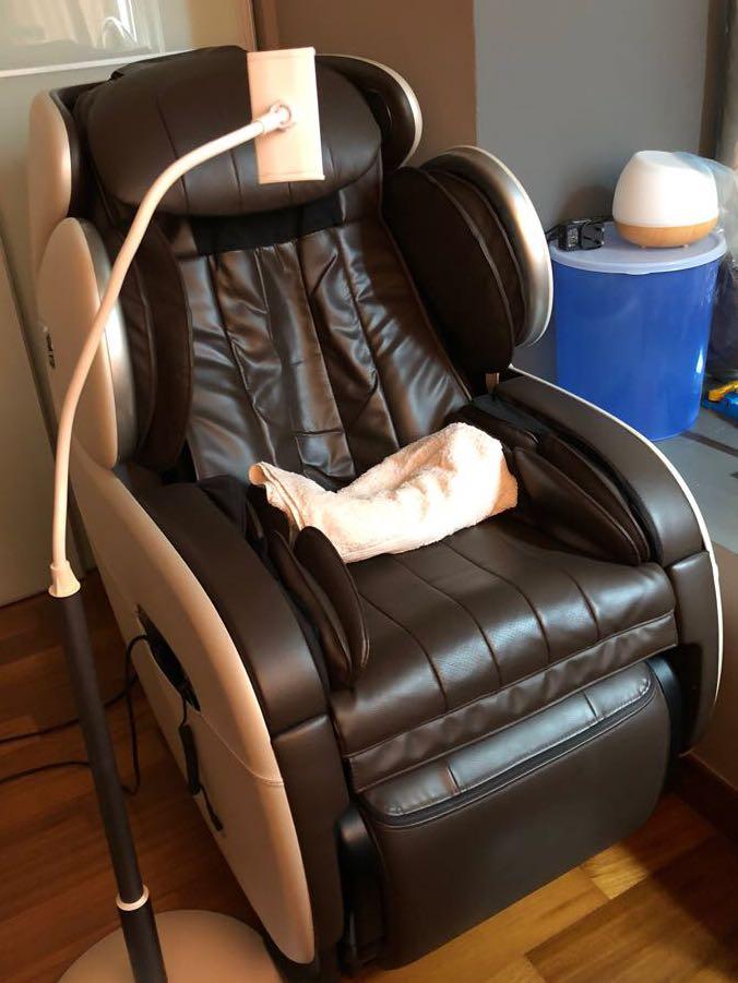Osim Uinfinity Luxe Massage Chair Furniture Home Living Furniture Chairs on Carousell