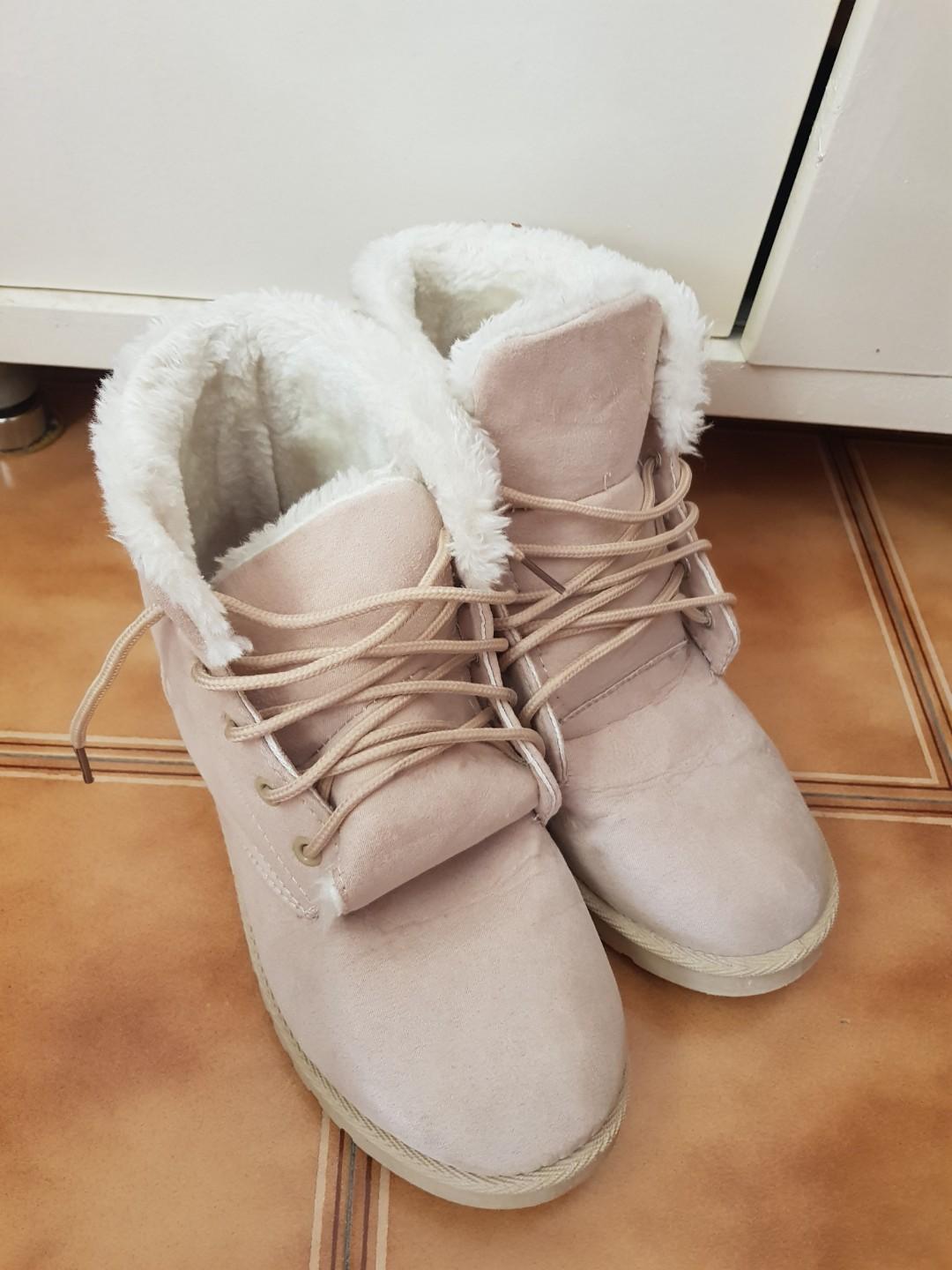 winter boots for wide feet