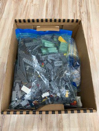 Box of Loose LEGO pieces