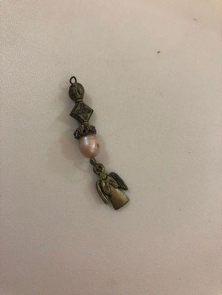 Angel pendant with pink pearl